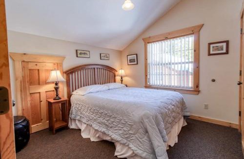 Leadville House | Blue Bucket 4B