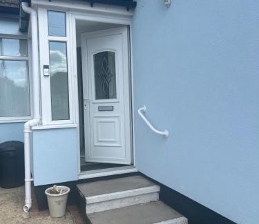 Thundersley House | Blue Bungalow