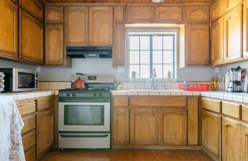 Frazier Park Cabin | Blue Charmer Themed Cabin with Indoor Fireplace