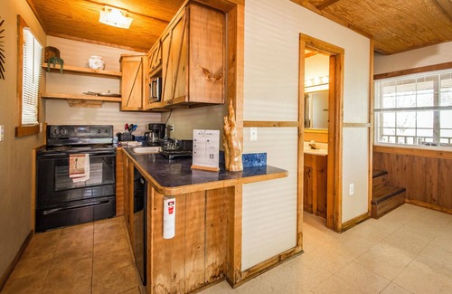 Edgemont Cabin | Blue Clouds Resort Hidden Gem!