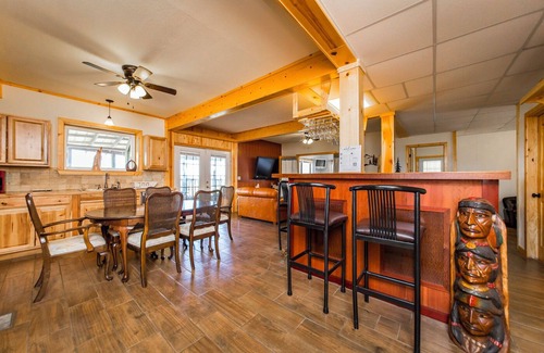 Edgemont Cabin | Blue Clouds Resort Lodge