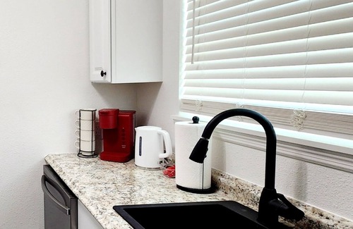 Lakeland Apartment | Blue Door House " Grande Studio"
