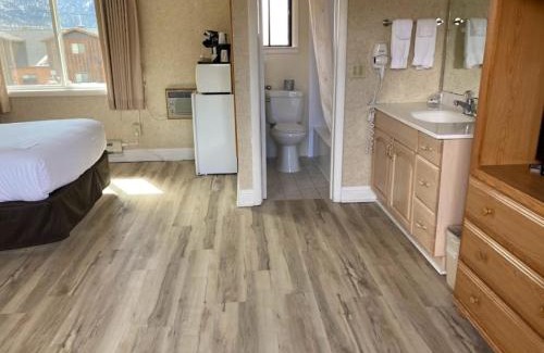 Estes Park Hotel | Blue Door Inn