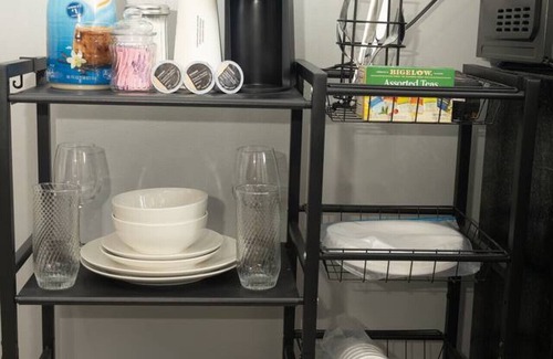 West End Condo | Blue Door Retreat: Home Near Downtown