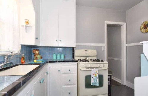Tulsa House | BLUE FLAMINGO 🦩 CHARMING HOME-Heart of Tulsa-By Cherry St-Expo-Fair Ground