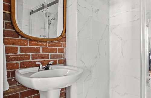 Downtown Halifax Apartment | Blue George Suite Historic DT