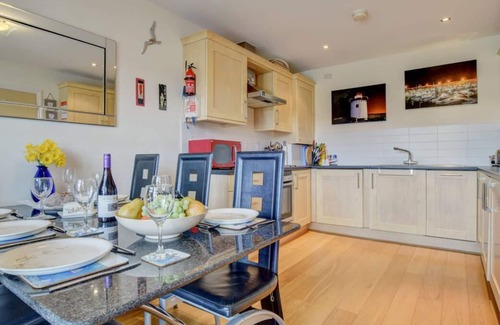 Burry Port House | Blue Harbour - Bwthyn y Traeth