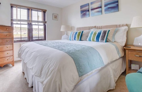 Burry Port House | Blue Harbour - Bwthyn y Traeth