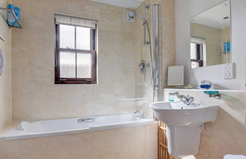 Burry Port House | Blue Harbour - Bwthyn y Traeth