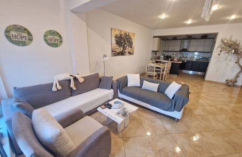 Kymi-Aliveri Apartment | Blue Harmony