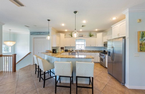 Holmes Beach House | Blue Haven Beach House: 3BR/3BA Pool Home Steps to Beach