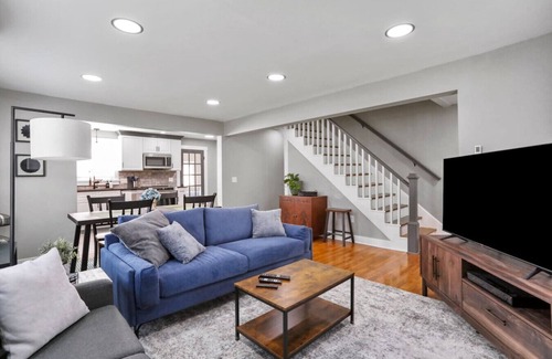 Luray House | Blue Haven Hideaway- Private Yard In Town