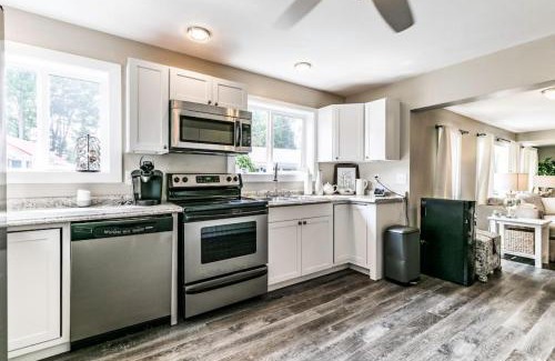 Verona Beach House | Blue Heron Family Home by Sylvan Beach Sleeps 12