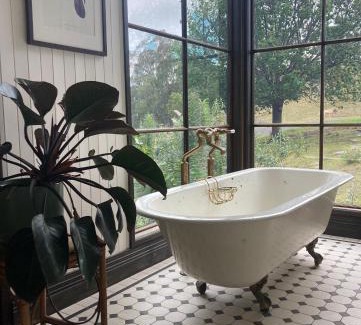 Tilba Tilba House | Blue Hills Luxury Farm Stay