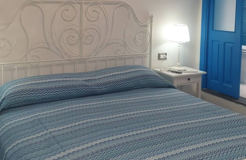 Bosa Historic Centre House | Blue Home B&B - double room with private bathroom Bosa