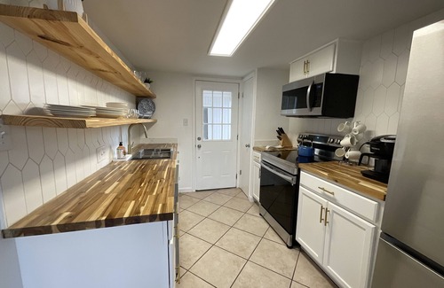 Horseshoe Bay House | Blue House! 5min to Lake LBJ and HSB Resort