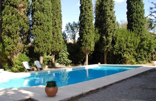 Gigean House | Blue iris - Gigean