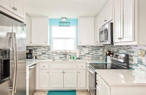 Englewood House | Blue Isle Cottage on Manasota Key with Pool