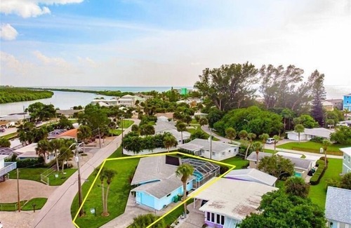 Englewood House | Blue Isle Cottage on Manasota Key with Pool