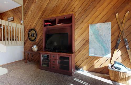 Lakeshore Apartment | Blue Jay Condominium