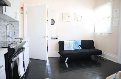 Vineland Station Cottage | Blue Lily Cottage