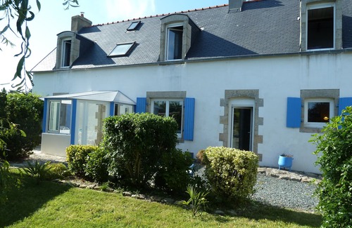 Penmarch House | Blue longere by the sea