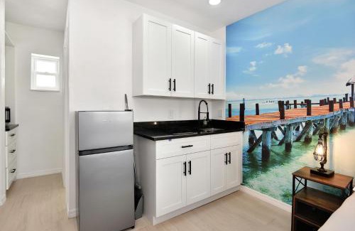 Daytona Beach Shores Hotel | Blue Mist Motel - Room # 5