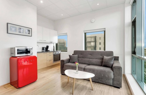 Kopavogur Apartment | Blue Mountain Apartments - Corner Studio with View
