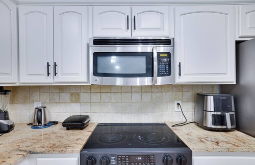 East Stroudsburg House | Blue Mountain Lake Retreat | Hot Tub Game Room Firepit