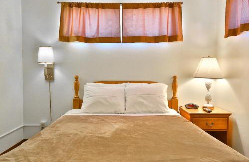 Dayton Hotel | Blue Mountain Motel