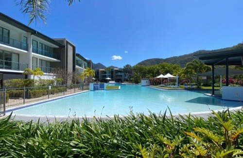 Nelly Bay Hotel | Blue on Blue Studio Room 1272