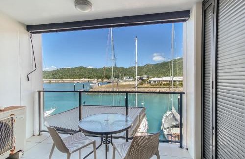 Nelly Bay Hotel | Blue on Blue Studio Room 1242