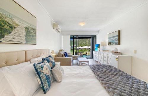 Nelly Bay Hotel | Blue on Blue Studio Room 1242