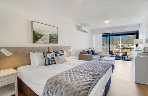 Nelly Bay Hotel | Blue on Blue Studio Room 1242