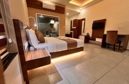 Devikolam Cabin | Blue Peaks Holidays Swimming Pool Cottage Munnar