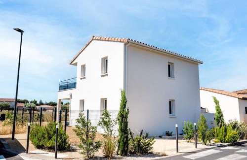 Morieres-les-Avignon Apartment | ☆ Blue Provençal Appartement ☆