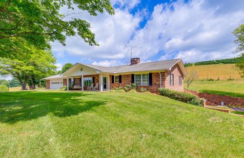 Laurel Springs House | Blue Ridge Mtn Views Ranch-Style Home in Sparta!