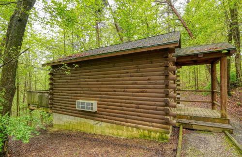 Logan House | Blue Rose Cabins - Wildwoods Cabin
