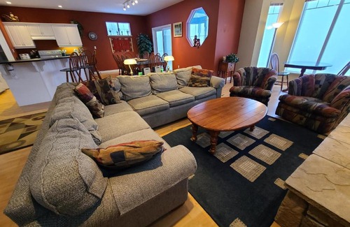 Silver Star Mountain Ski Chalet | Blue Skies