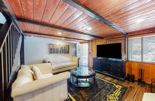 Arrowbear Lake House | Blue Skies Over Cedar Drive