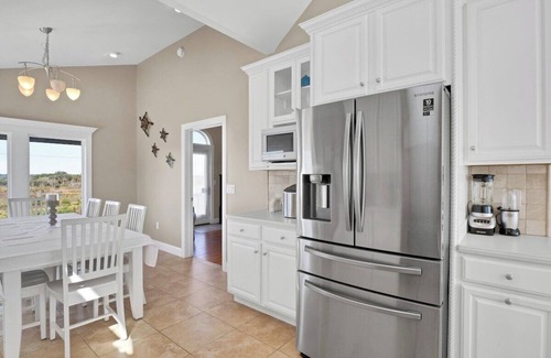 North Topsail Beach House | Blue Skies - Oceanfront - Hot tub - Community Pool