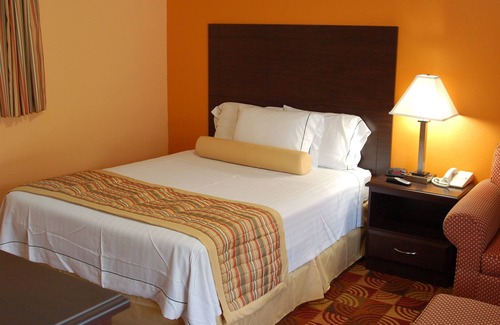 South Glens Falls Hotel | BLUE SKY INN Glens Falls-Saratoga-Lake George