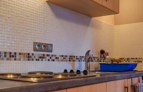 Landry House | BLUE THISTLE - WHITE CARLINE