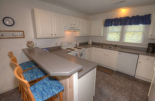Kitty Hawk House | Blue Turtle Beach House with 2 pools, hot tub, near beach in Chicahauk,