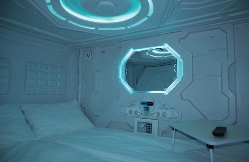 Innri-Njarthvik Hotel | Blue Viking Pods