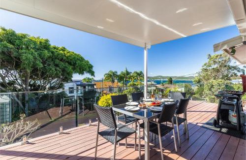 Salamander Bay House | Blue Waters 7 Cook St - Dog Friendly and Water Views