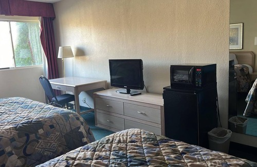 La Crosse Hotel | Blue Way Inn La Crosse Extended Stay - Deluxe 2 Queen Bed Non Smoking