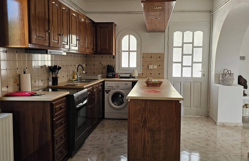 Nea Cryssi Akti Cottage | Blue & White View-White Villa