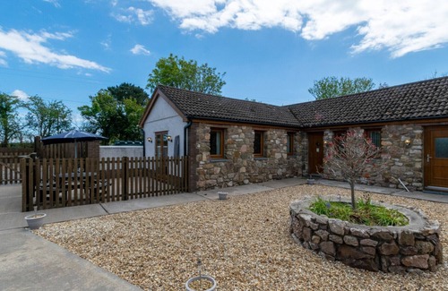 Llanrhidian Higher House | Bluebell Cottage - Two Bedroom House, Sleeps 4