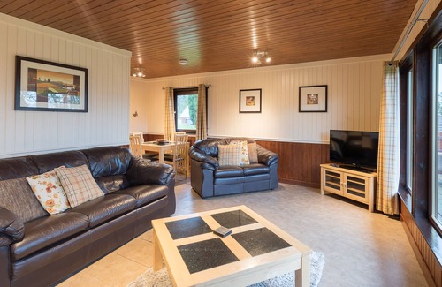 Newton Stewart House | Bluebell Lodge 3 with Hot Tub, Newton Stewart